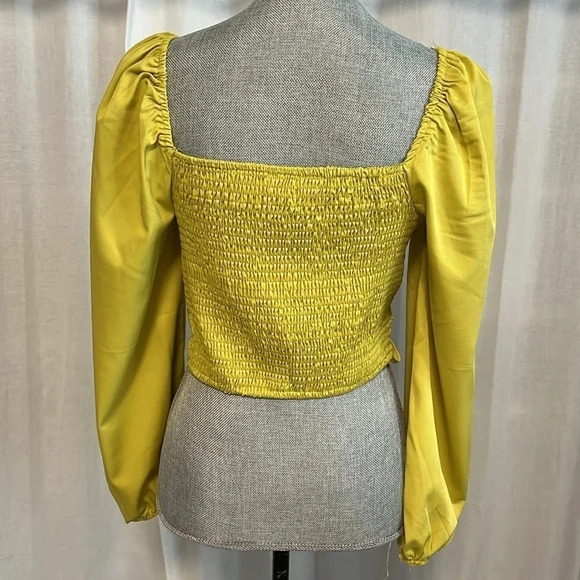 Balloon Sleeve  Blouse Cropped, Size M - Picture 5 of 15